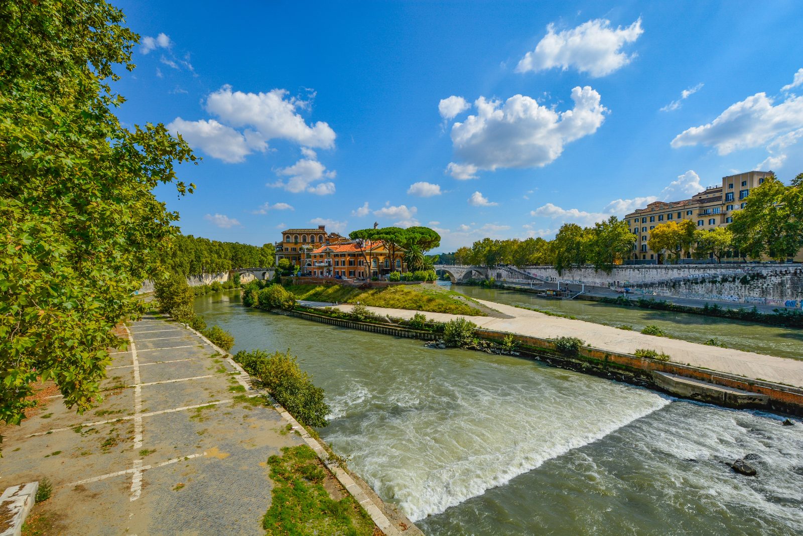 Tiber Island Crossing