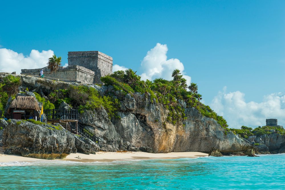 Cliffside viewpoint and beach descent