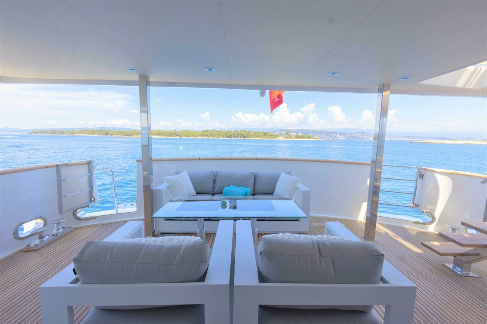 The Stern Lounge