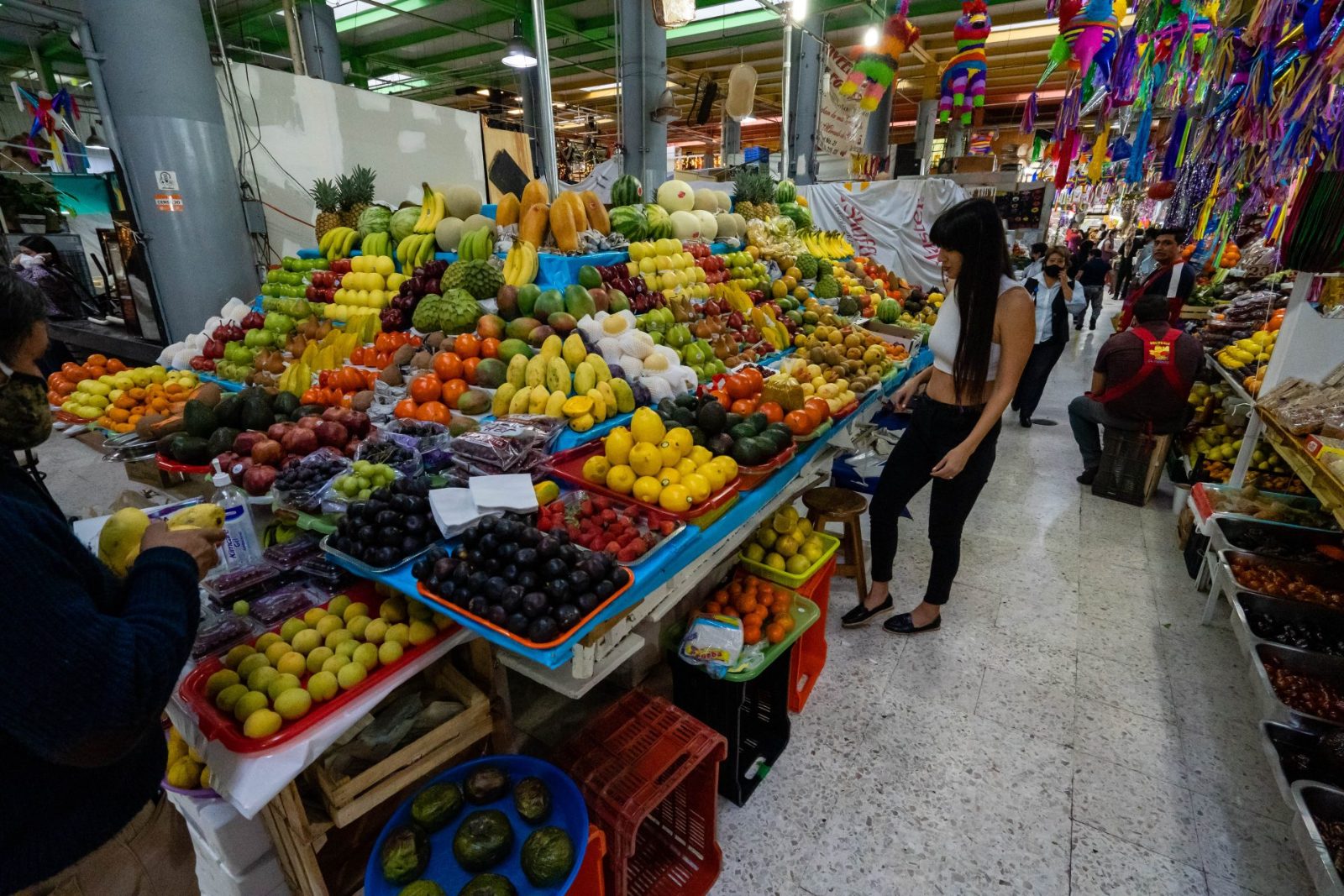 Mercado de San Juan Aisle