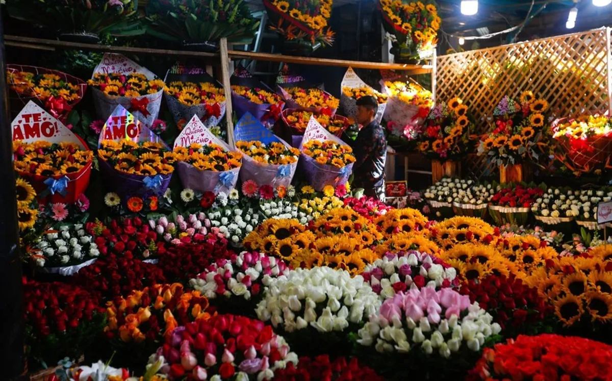 Mercado de Jamaica Flower Section