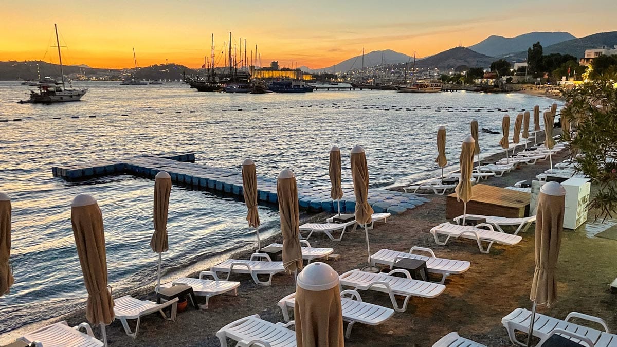 Kumbahçe Coastline Promenade