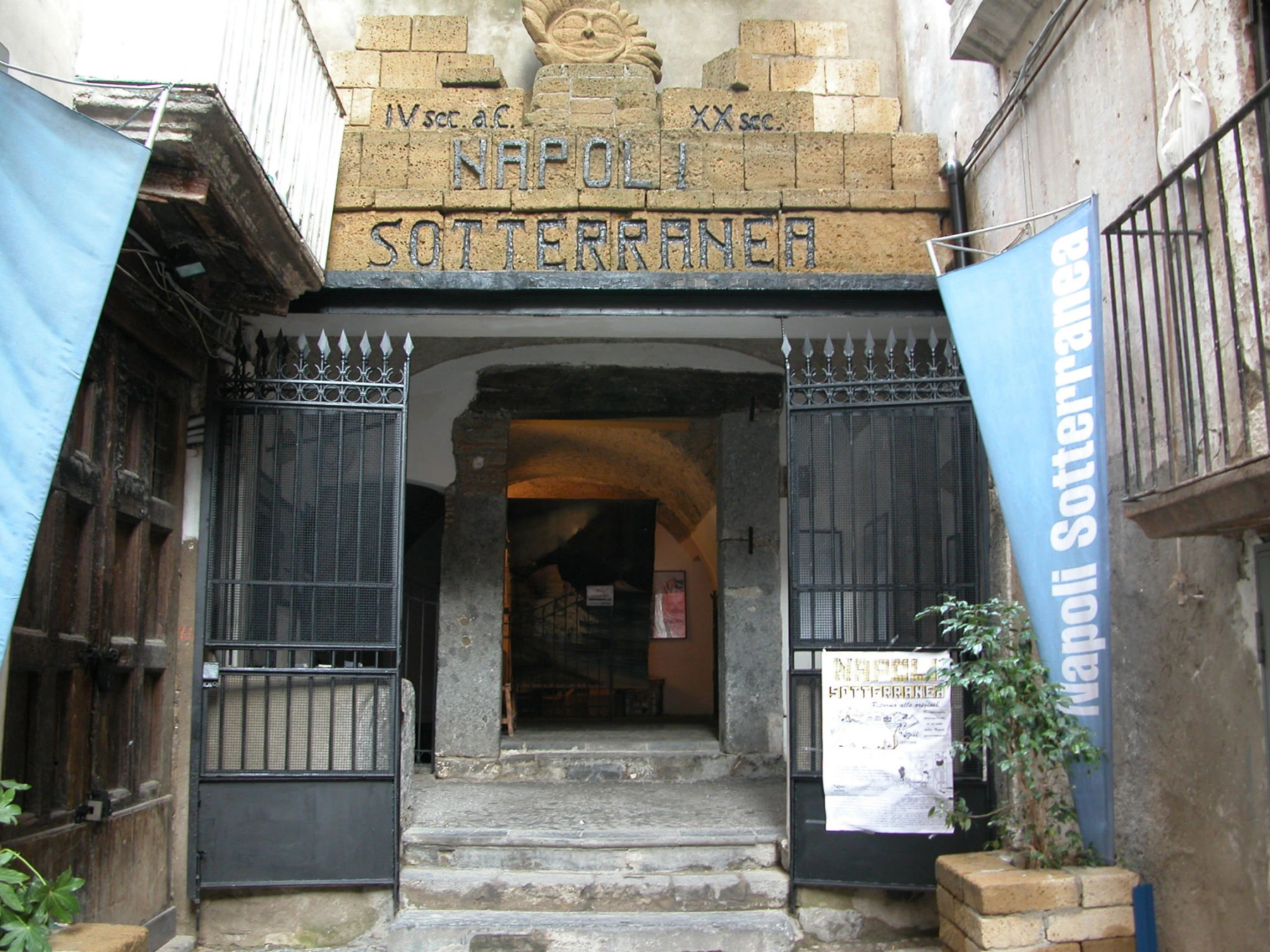 Naples Underground (Napoli Sotterranea)