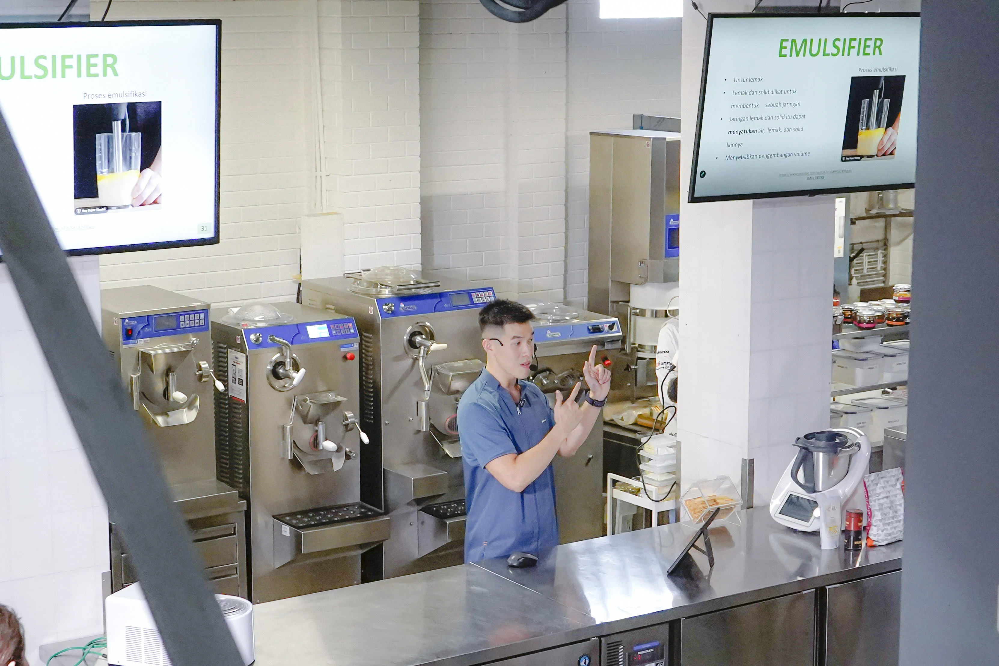 The Gelato Demonstration Station