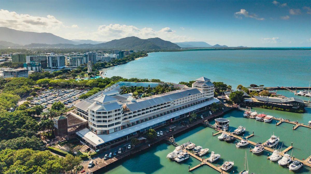 Shangri-La The Marina