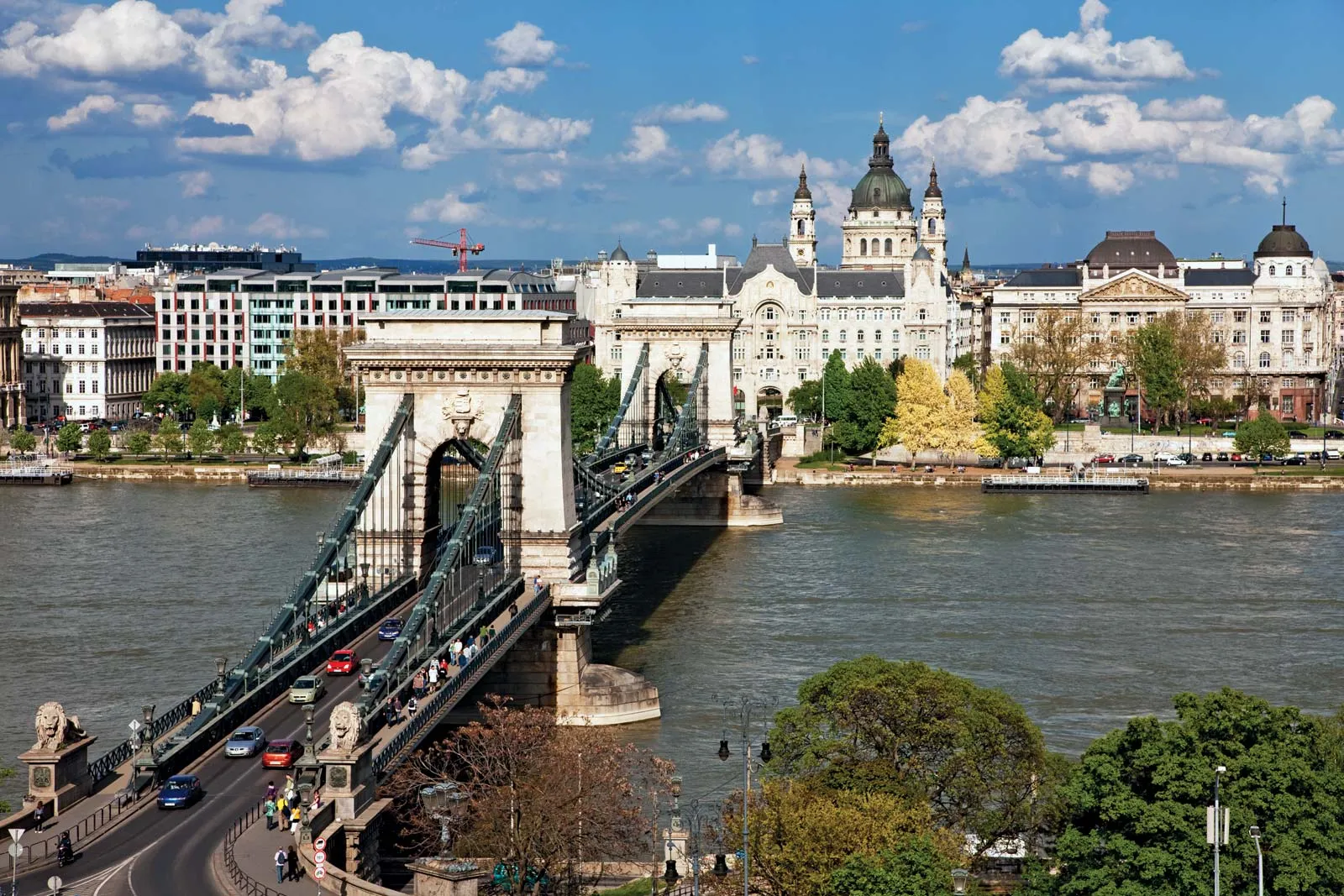 Széchenyi Chain Bridge Approach