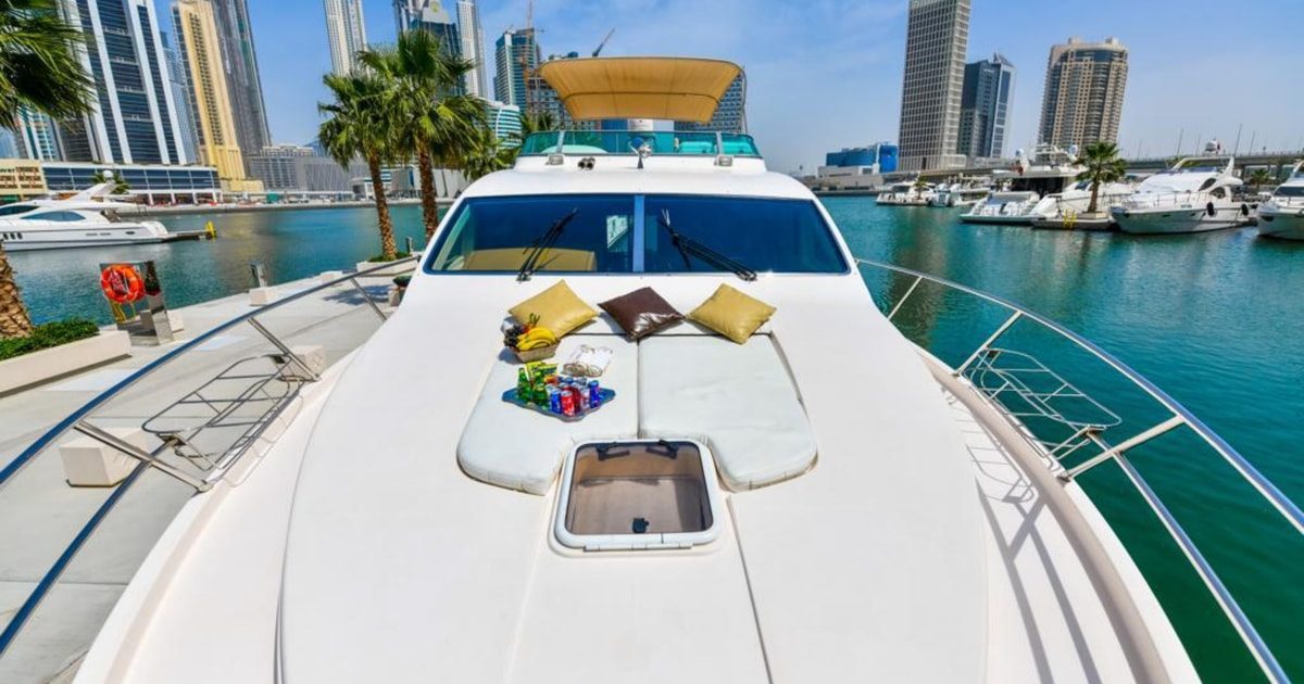 Boat Tour Dubai Palm