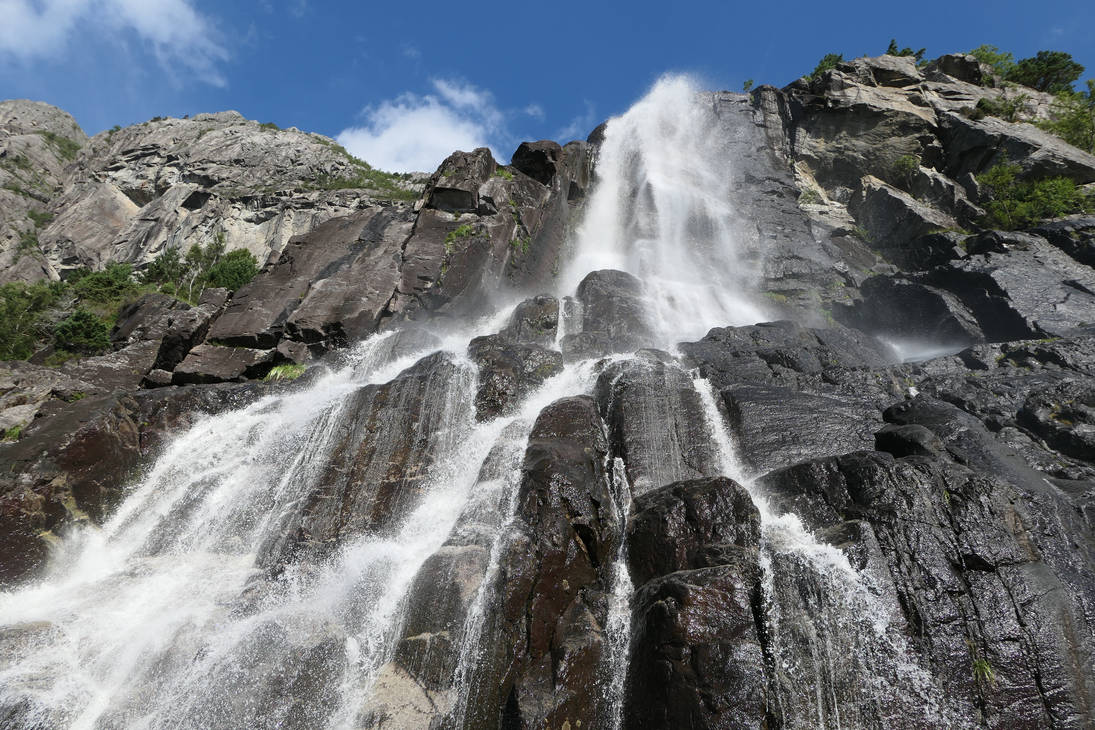 Hengjanefossen Waterfall Deck