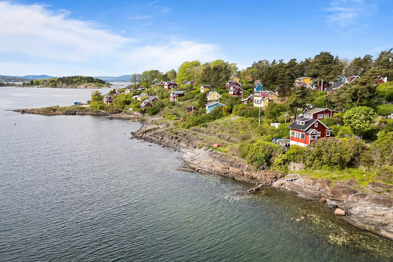 Bleikøya Painted Cottages