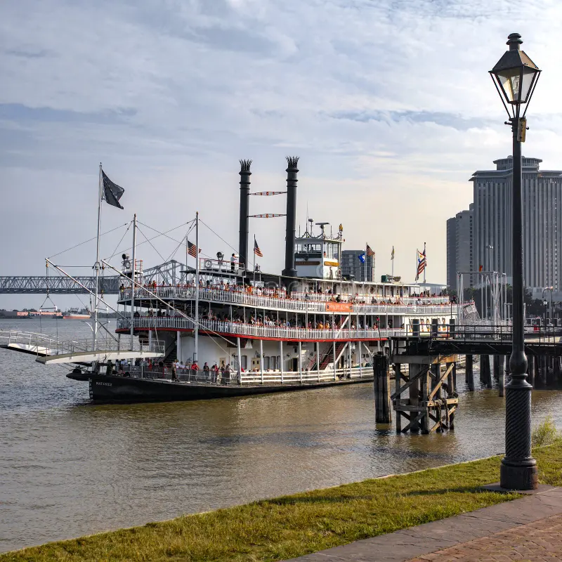 Arrive at Toulouse Street Wharf