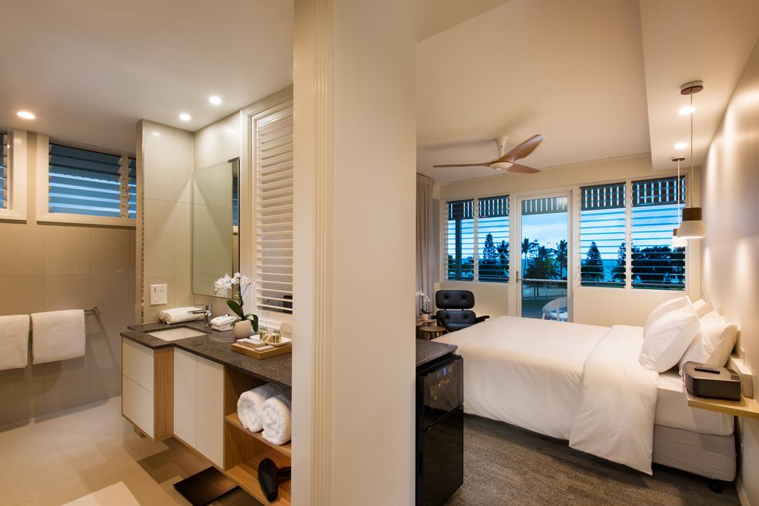 Heart Hotel Airlie Beach