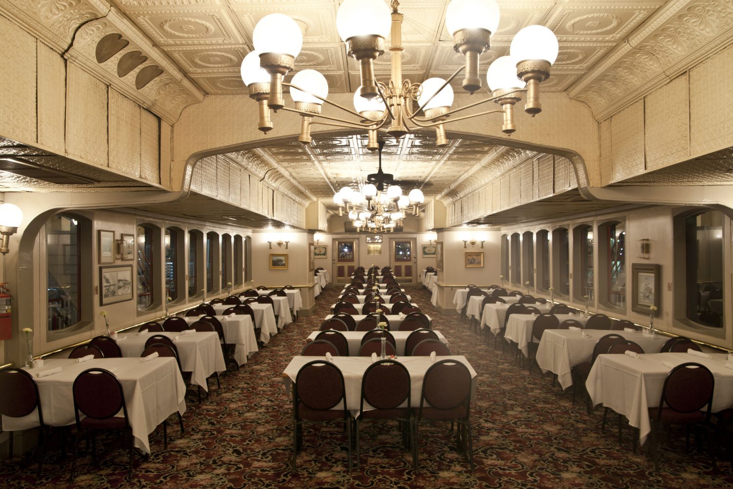 Captain's Salon