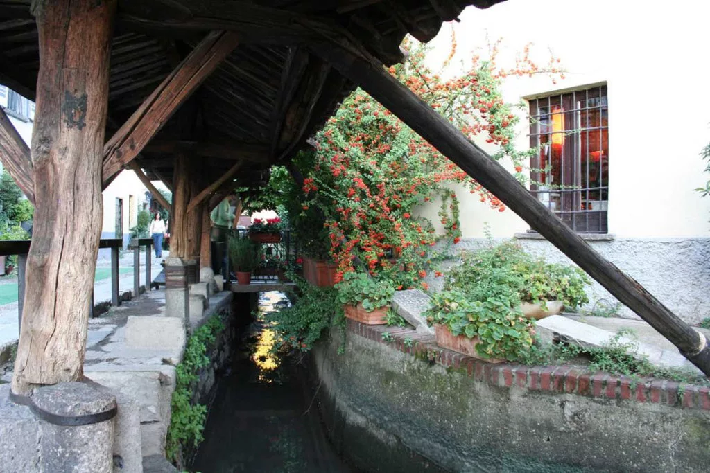 Naviglio Grande Navigation