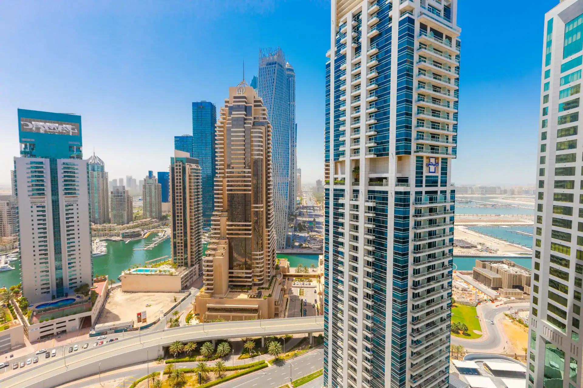 Skyscraper Canyon near Marina Walk
