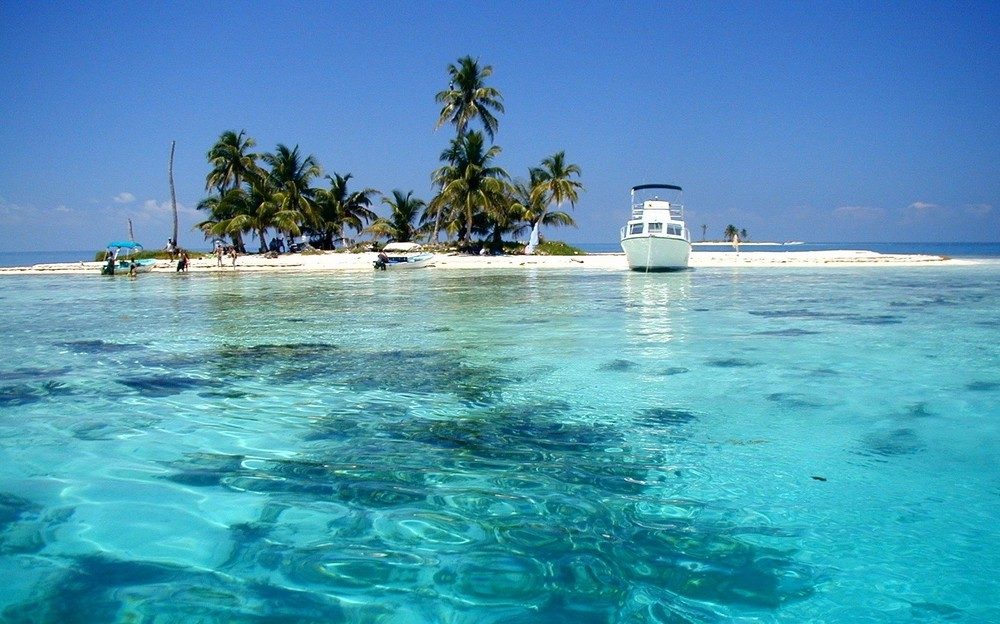 Boat transfer to reef site