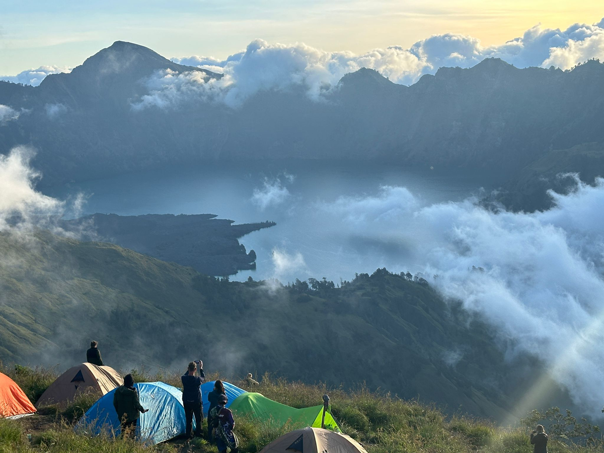 Sembalun Crater Rim