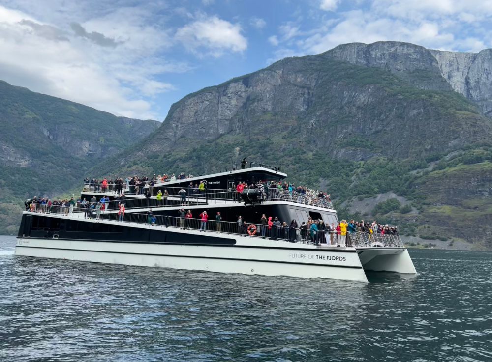 Private Mostraumen Fjord Cruise