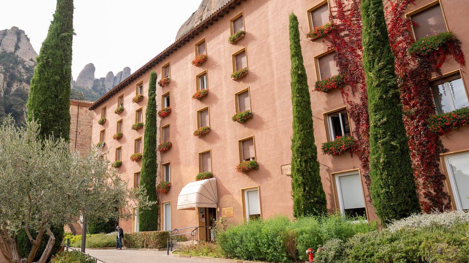 Abat Cisneros Hotel