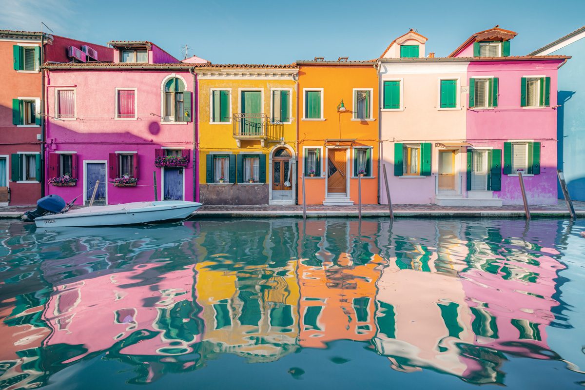 Burano color walk