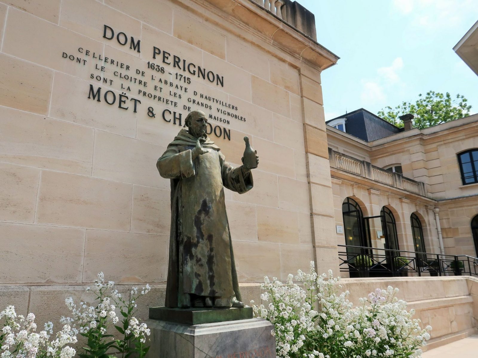 Statue of Dom Pérignon