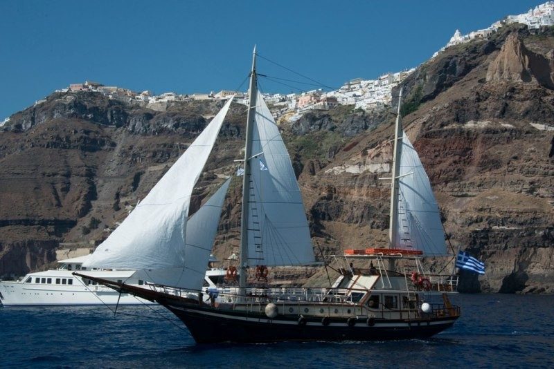 Boat Tour Santorini