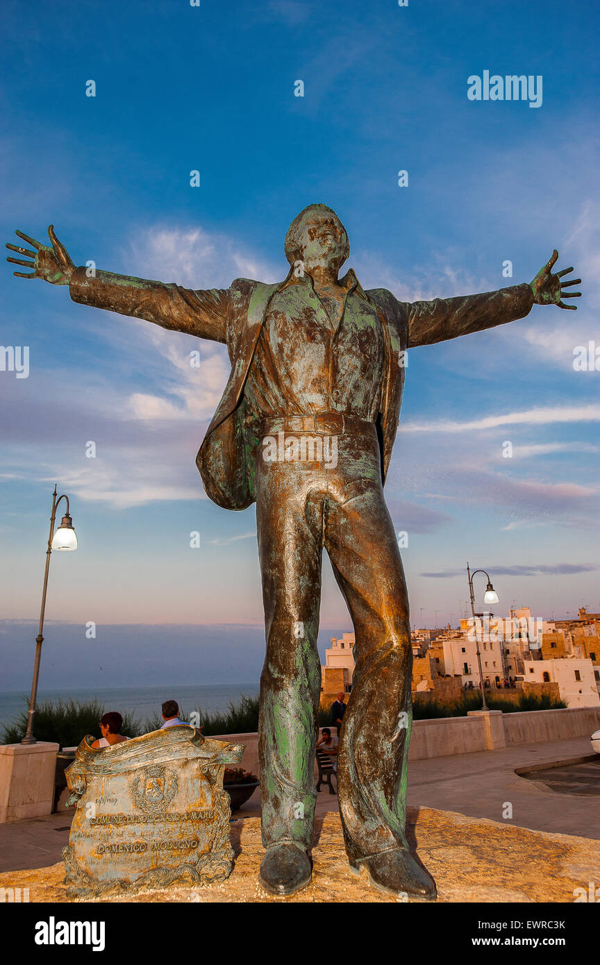 Domenico Modugno Statue