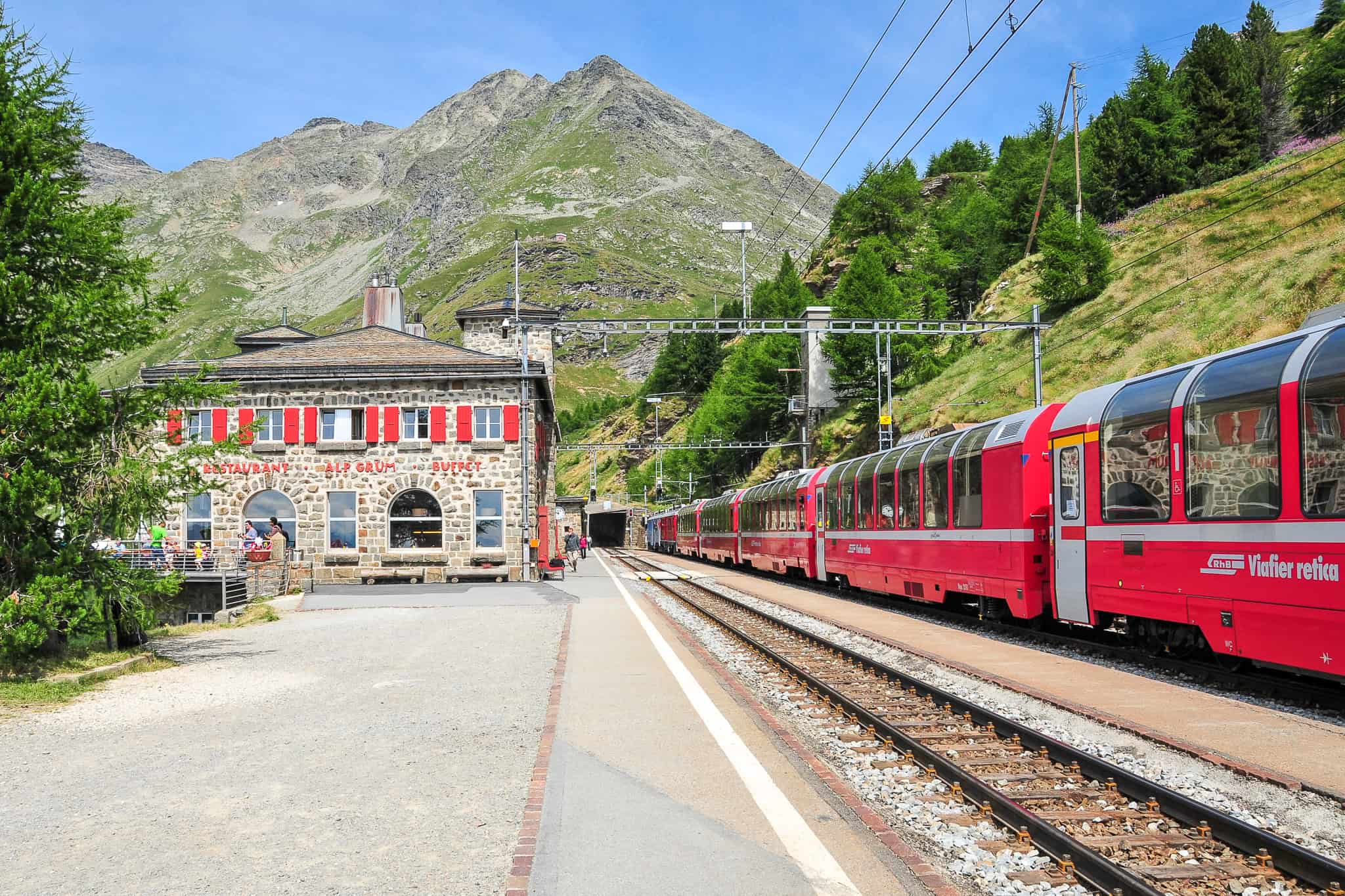 Alp Grüm Station