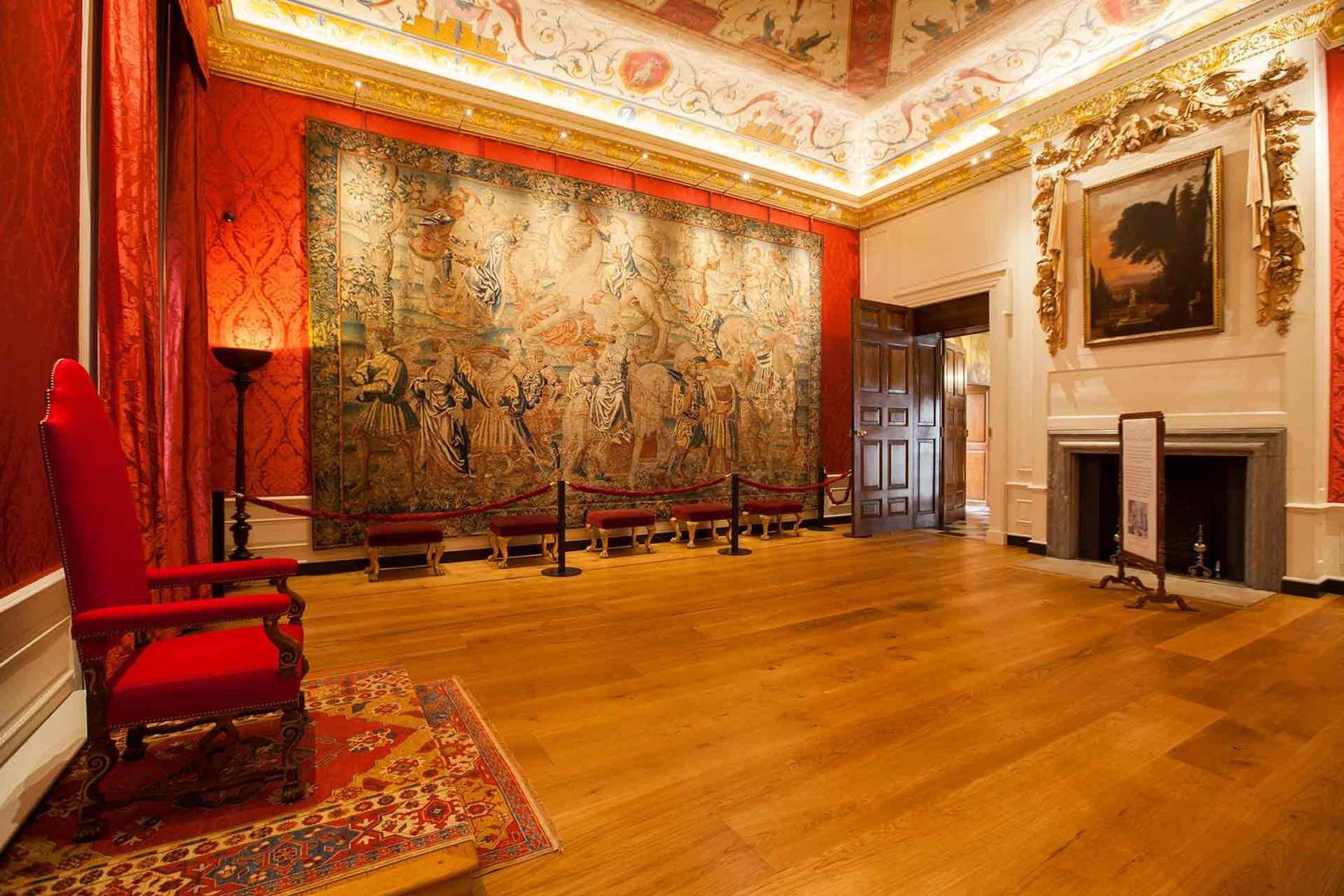 Queen's State Apartments
