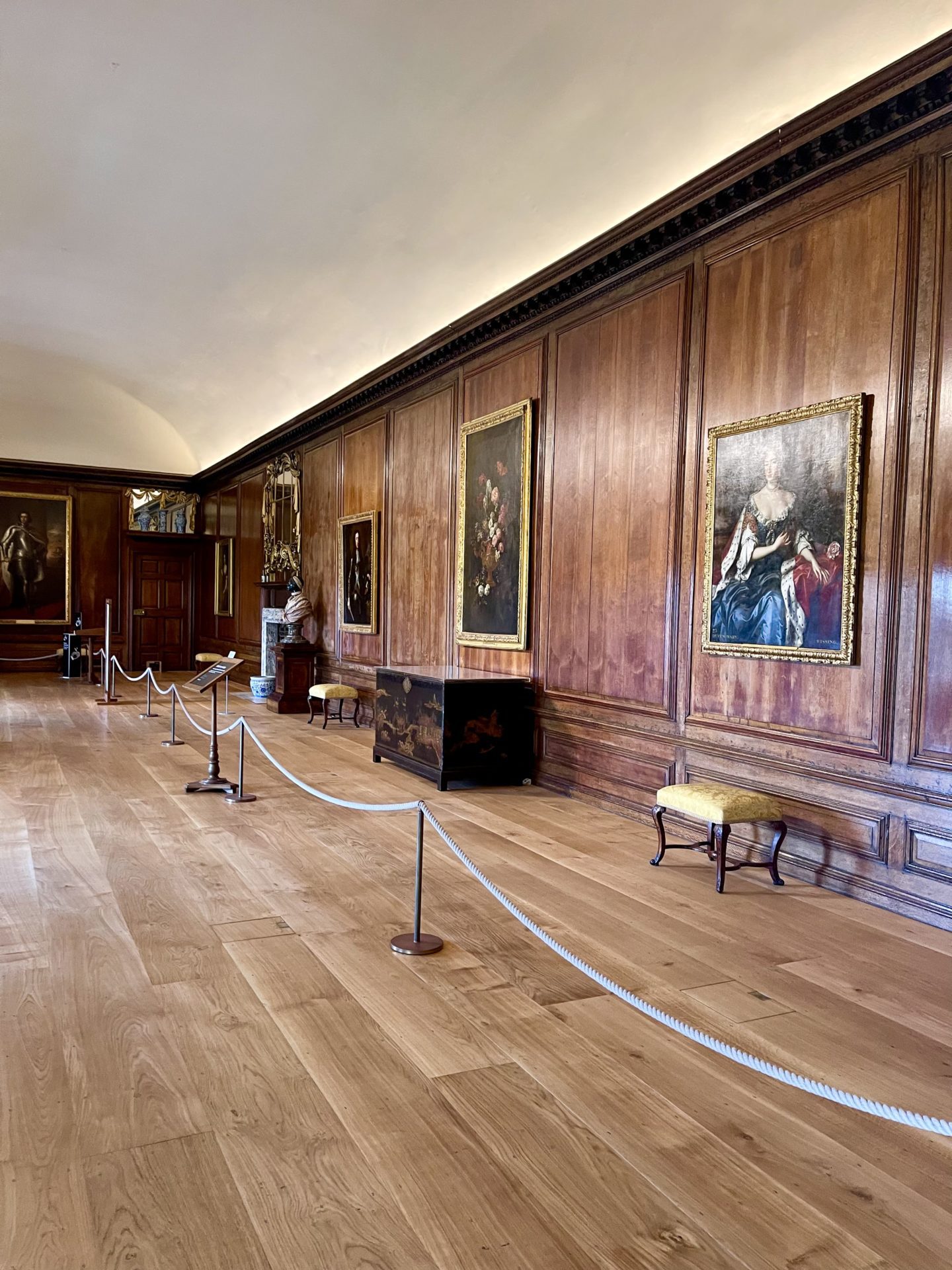 Queen's State Apartments