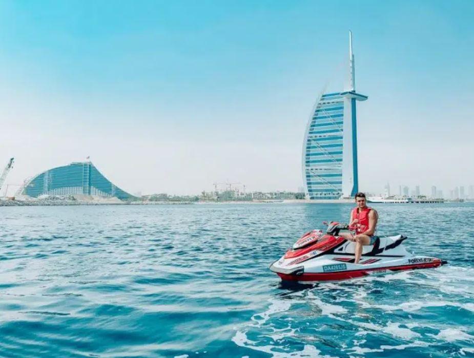 Burj Al Arab Frontage