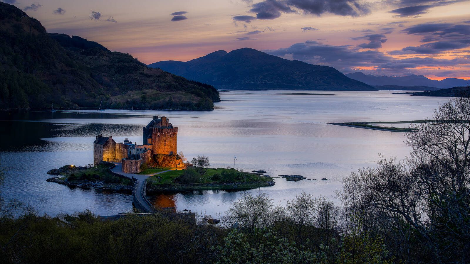 Eilean Donan Lookout