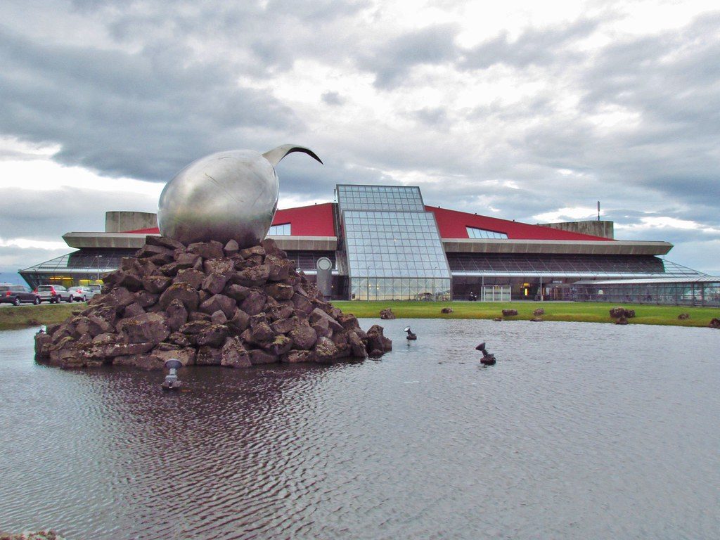 Þotuhreiðrið (Jet Nest Sculpture)