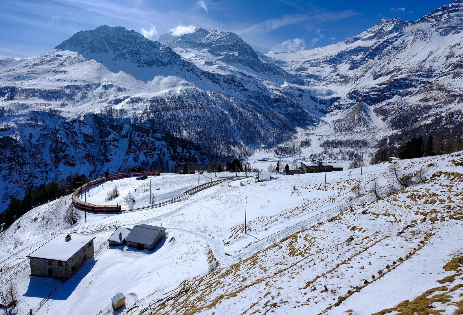 Alp Grüm Station
