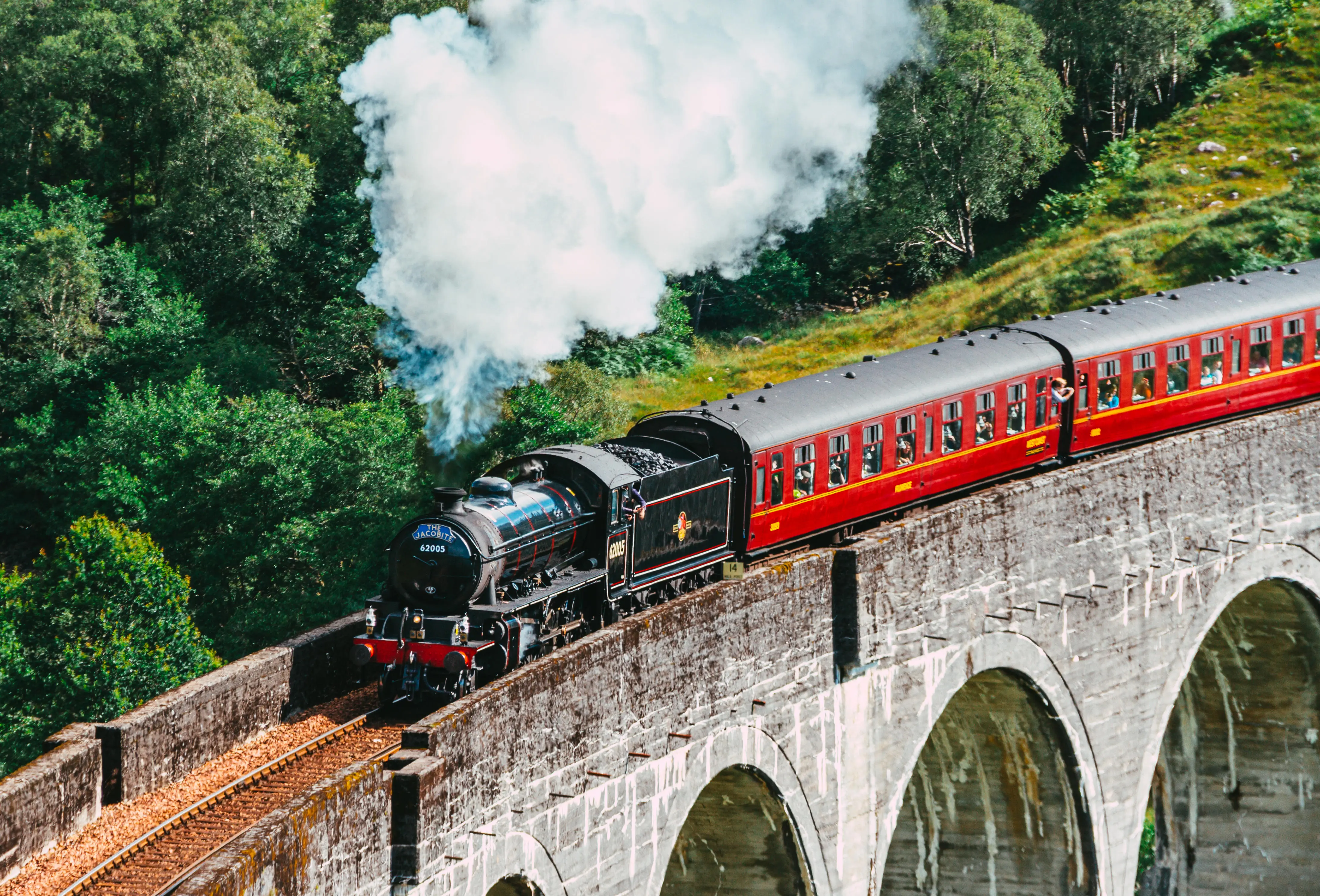 Isle of Skye and Jacobite Train Tour From Edinburgh