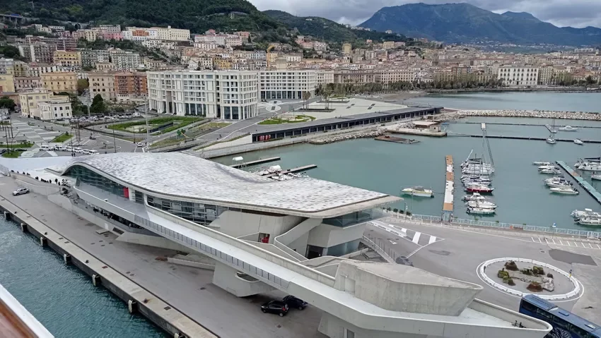 Molo Manfredi Pier