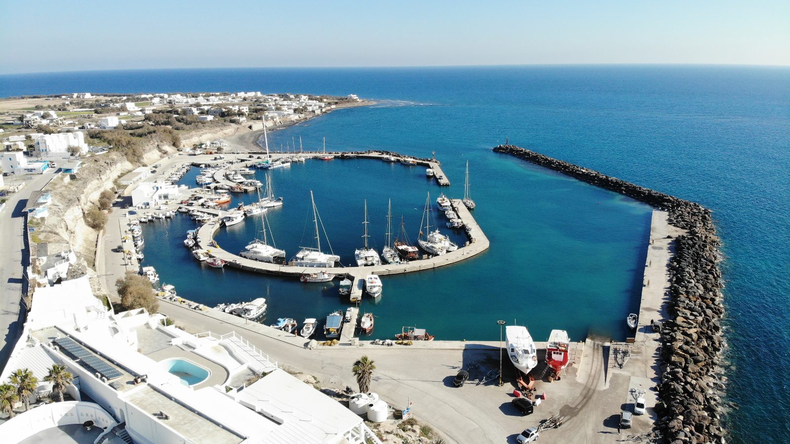 Vlychada Port