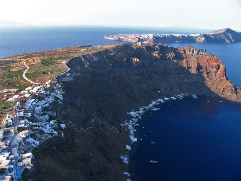 Thirasia Island