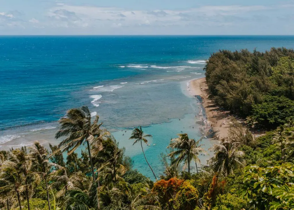 Keʻe Beach overlook