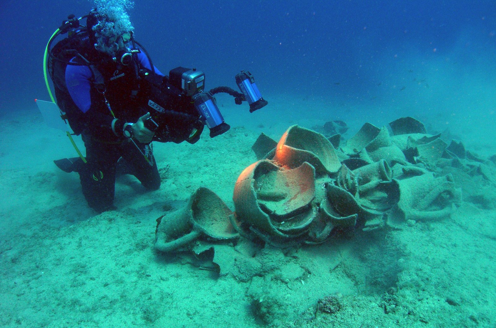 The Amphora Field