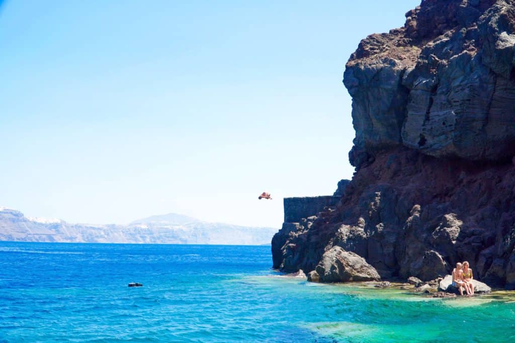 Amoudi Bay Cliff Jumping Spot