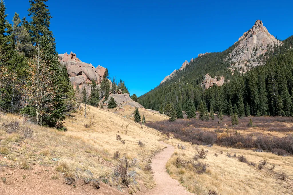 Rainbow Falls Trail