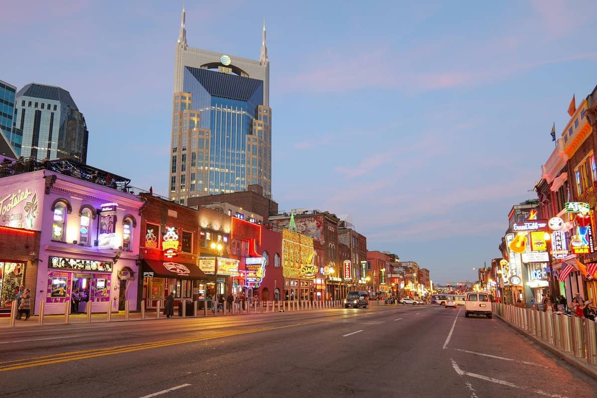 Downtown Nashville Walking Tour Experience