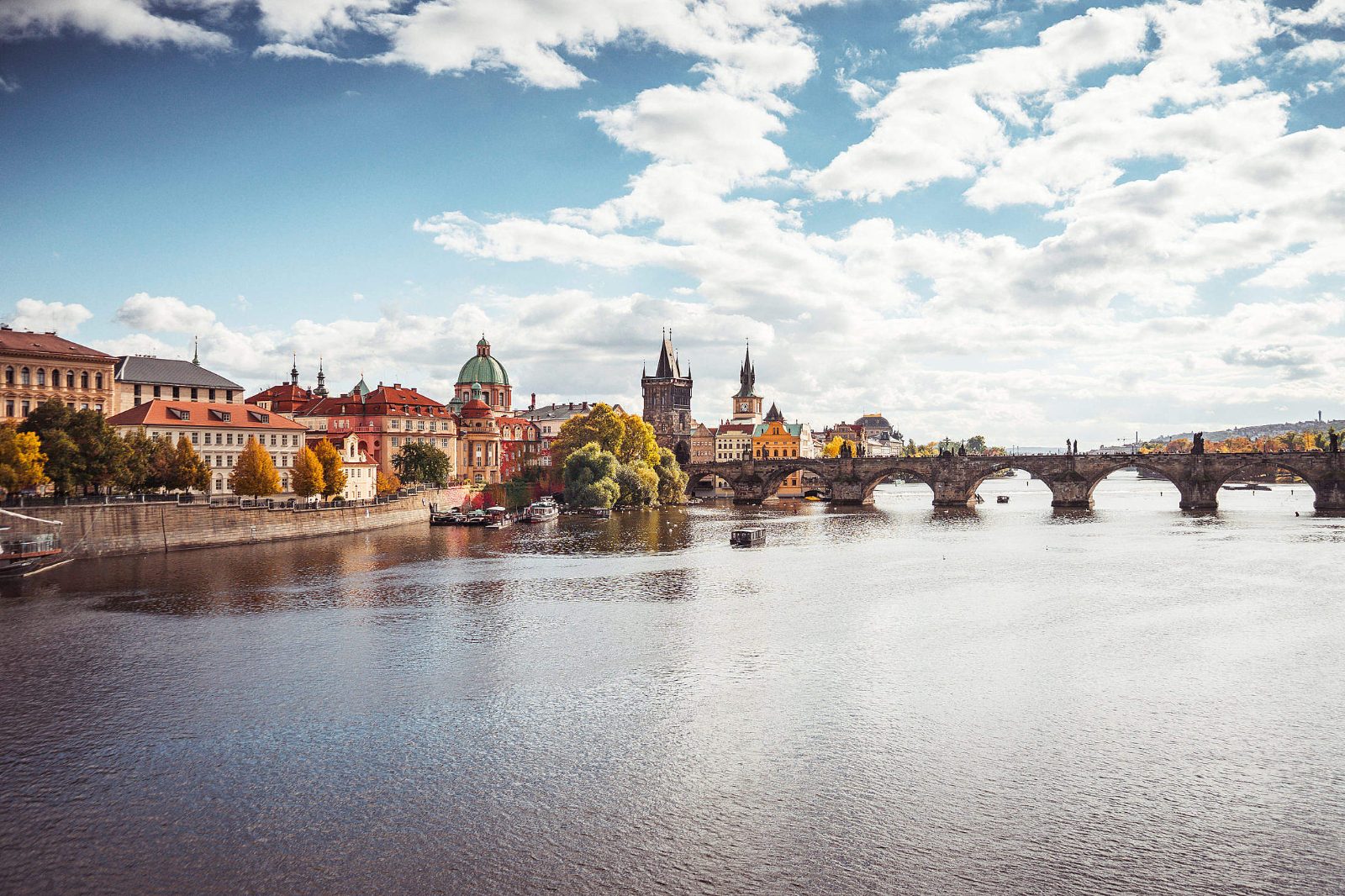 Boat Cruise Prague: Vltava River Experience