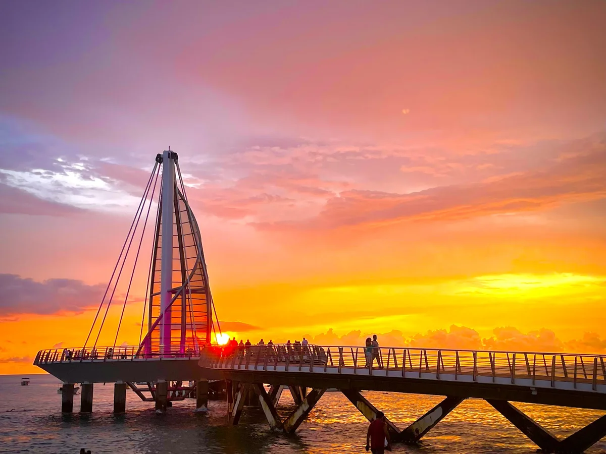Los Muertos Pier