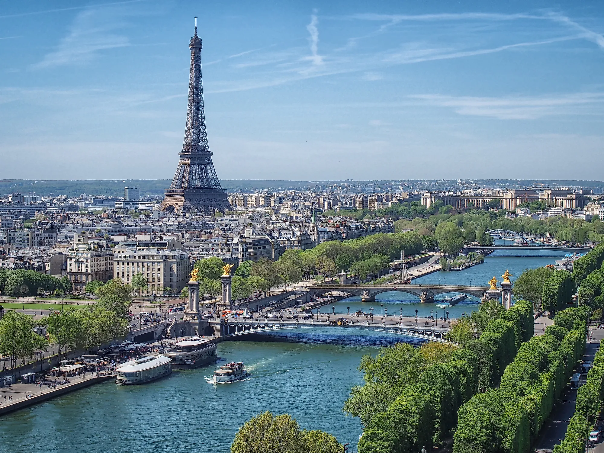 Boat Trips Paris Along the Seine
