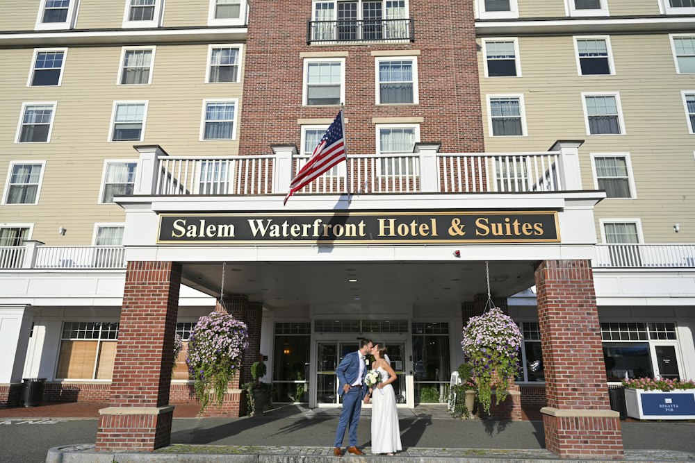Salem Waterfront Hotel