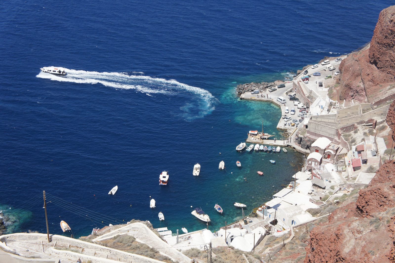 Ammoudi Bay Port
