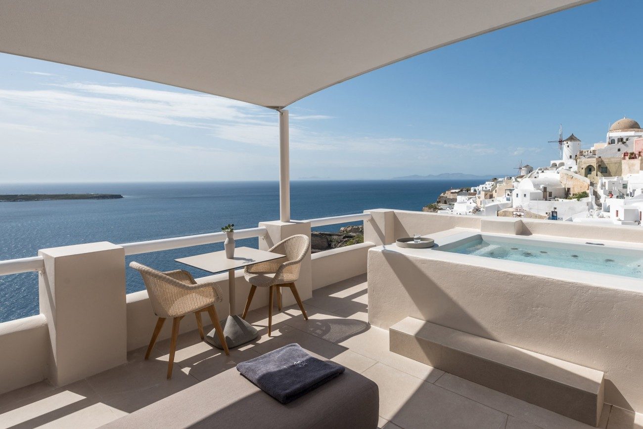 Oia Castle Luxury Suites