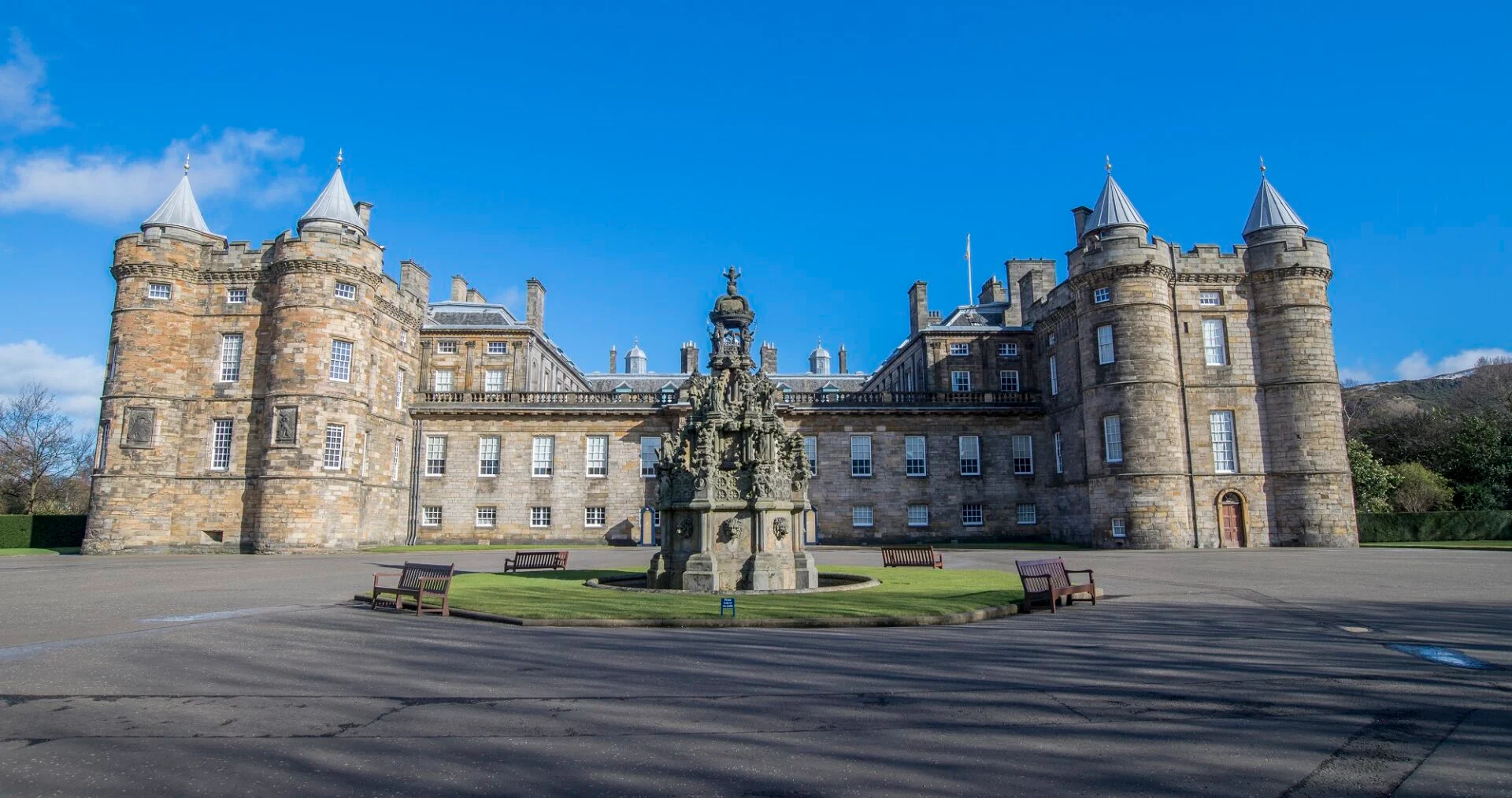 Is Holyrood Palace Open to the Public