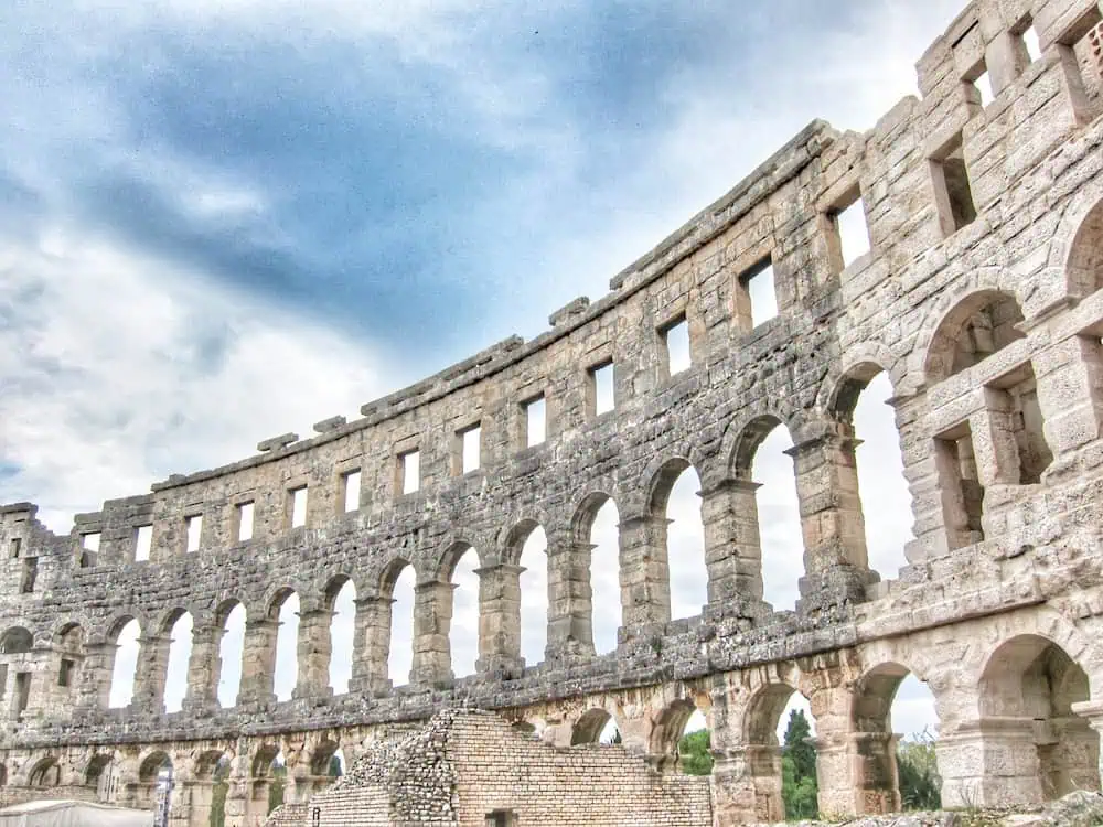 Amphitheater Pula Geschichte